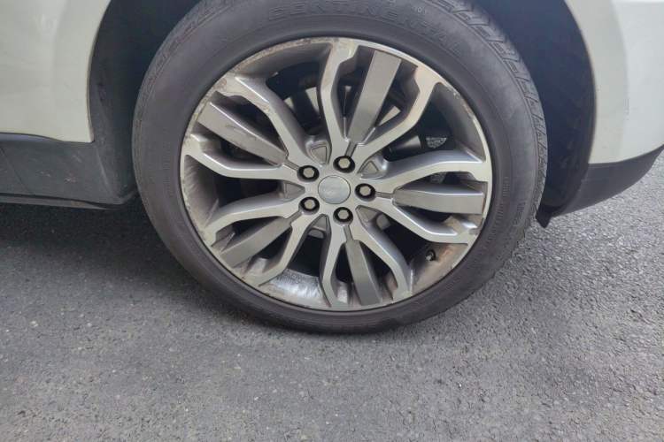 Used Land Rover Range Sport 2016 3.0 SC V6 HSE DYNAMIC Right Front Wheel Hub
