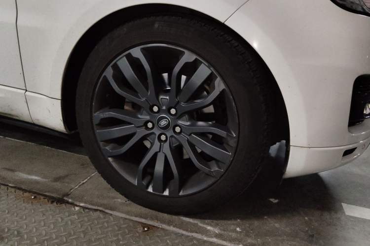 Used Land Rover Range Sport 2016 3.0 SC V6 HSE DYNAMIC Right Front Wheel Hub