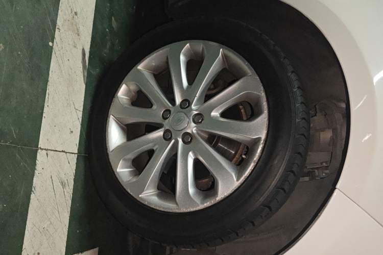 Used Land Rover Range Sport 2016 3.0 SDV6 HSE Right Front Wheel Hub