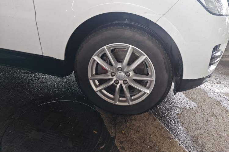 Used Land Rover Range Sport  Right Front Wheel Hub