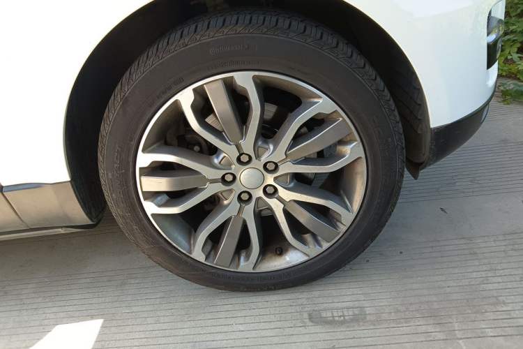Used Land Rover Range Sport 2016 3.0 SC V6 HSE DYNAMIC Right Front Wheel Hub