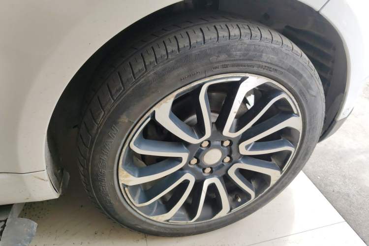 Used Land Rover Range Sport 2016 3.0 SC V6 HSE DYNAMIC Right Front Wheel Hub