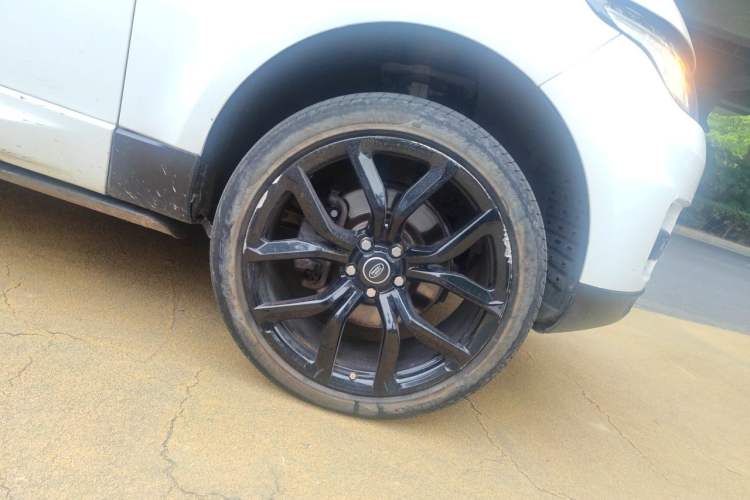 Used Land Rover Range Sport 2016 3.0 SC V6 HSE DYNAMIC Right Front Wheel Hub