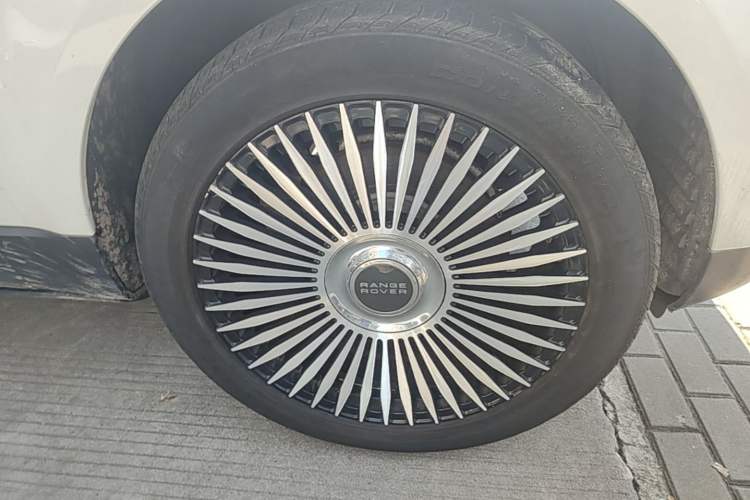 Used Land Rover Range Sport 2016 3.0 SC V6 HSE DYNAMIC Right Front Wheel Hub