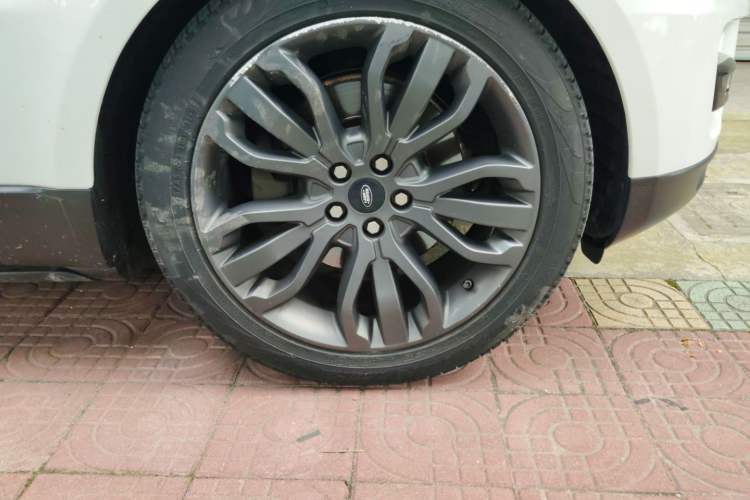 Used Land Rover Range Sport 2016 3.0 SC V6 HSE DYNAMIC Right Front Wheel Hub
