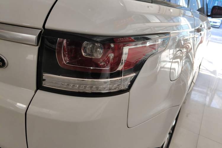Used Land Rover Range Sport 2016 3.0 SC V6 SE Right Rear Taillight
