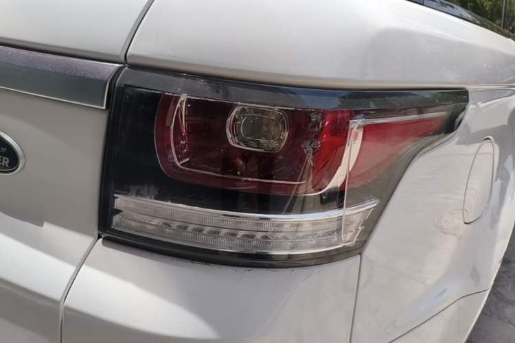 Used Land Rover Range Sport 2016 3.0 SC V6 SE Right Rear Taillight