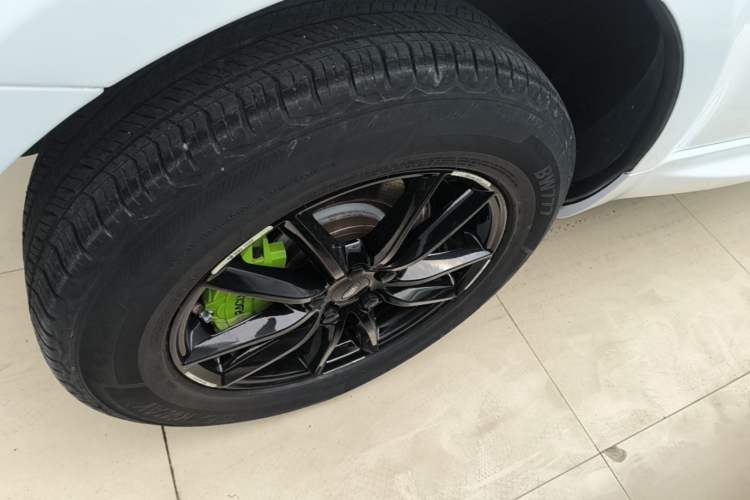 Used Land Rover Range Sport 2016 3.0 SC V6 SE Right Rear Wheel Hub