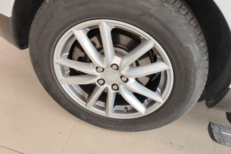 Used Land Rover Range Sport 2016 3.0 SC V6 SE Right Rear Wheel Hub