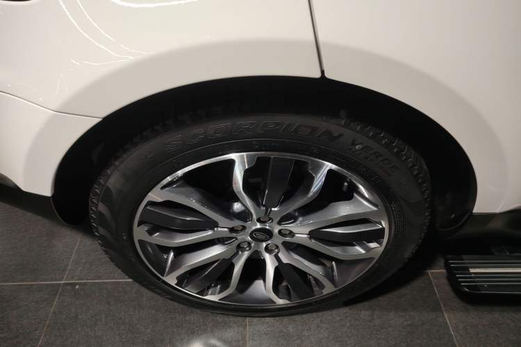 Used Land Rover Range Sport 2016 3.0 SC V6 SE Right Rear Wheel Hub