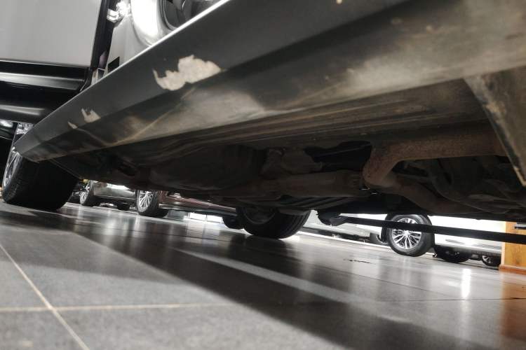 Used Land Rover Range Sport 2016 3.0 SC V6 SE Right Side Sill