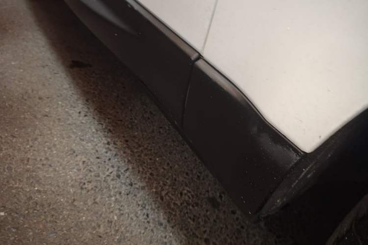 Used Land Rover Range Sport 2016 3.0 SC V6 SE Right Side Sill