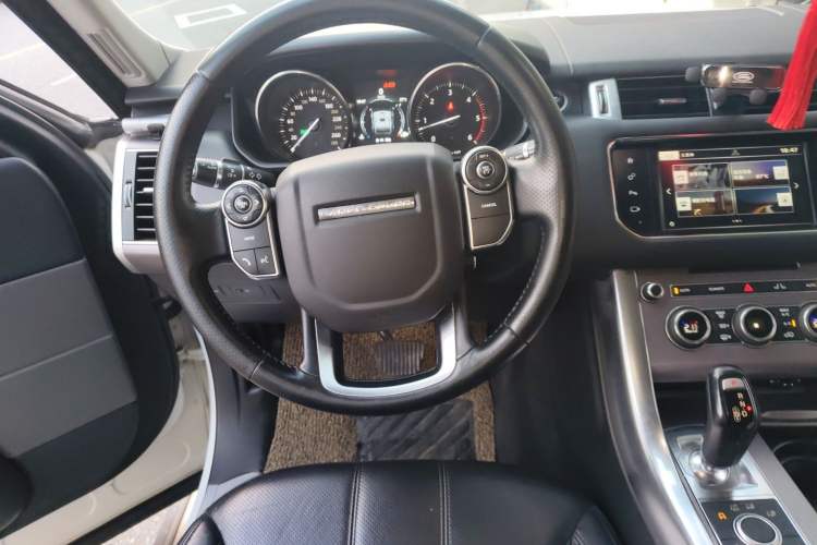 Used Land Rover Range Sport 2016 3.0 SDV6 HSE Steering Wheel