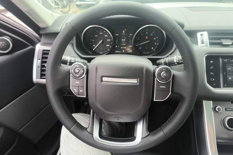 Used Land Rover Range Sport 2016 3.0 SC V6 SE Steering Wheel
