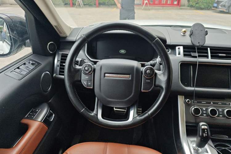 Used Land Rover Range Sport 2016 3.0 SC V6 HSE DYNAMIC Steering Wheel