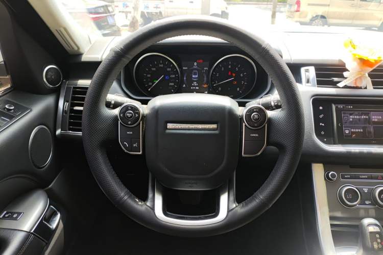Used Land Rover Range Sport 2016 3.0 V6 Low-Power Version U.S. Specification Steering Wheel