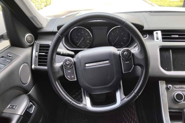 Used Land Rover Range Sport 2016 3.0 V6 U.S.-Spec Version Steering Wheel