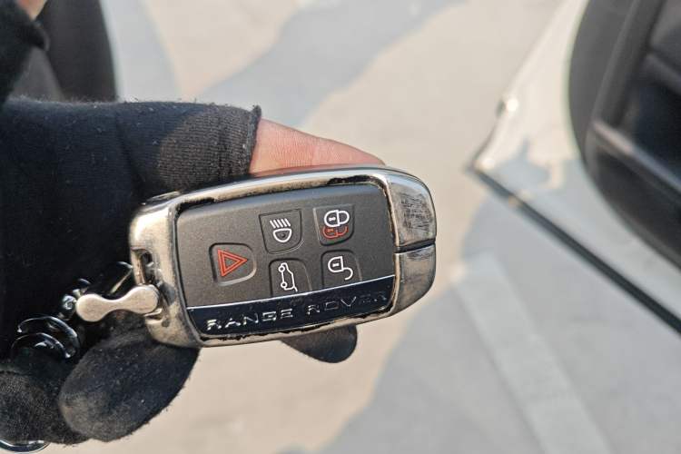 Used Land Rover Range Sport 2016 3.0 SC V6 SE Vehicle Key