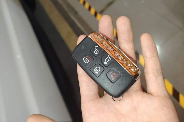 Used Land Rover Range Sport 2016 3.0 SC V6 SE Vehicle Key