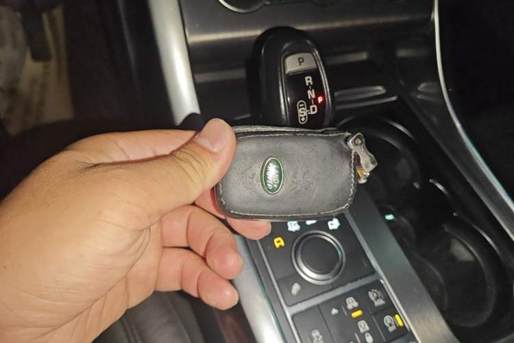 Used Land Rover Range Sport 2016 3.0 SDV6 HSE Vehicle Key