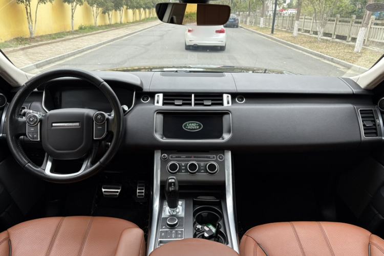 Used Land Rover Range Sport 2017 3.0 SC V6 HSE DYNAMIC Audio And AC Panel