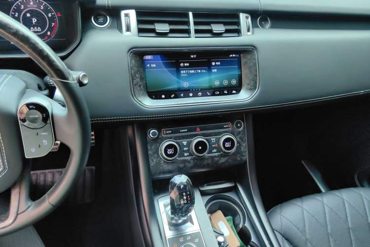 Used Land Rover Range Sport 2017 3.0 SC V6 HSE DYNAMIC Audio And AC Panel