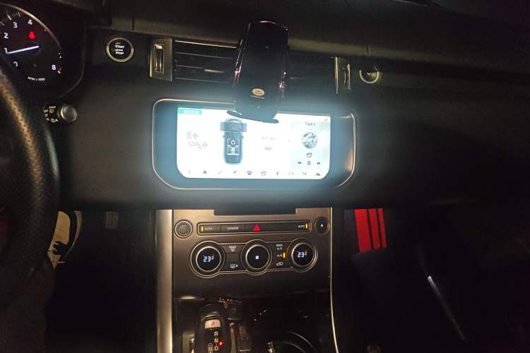 Used Land Rover Range Sport 2017 3.0 SC V6 SE Audio And AC Panel