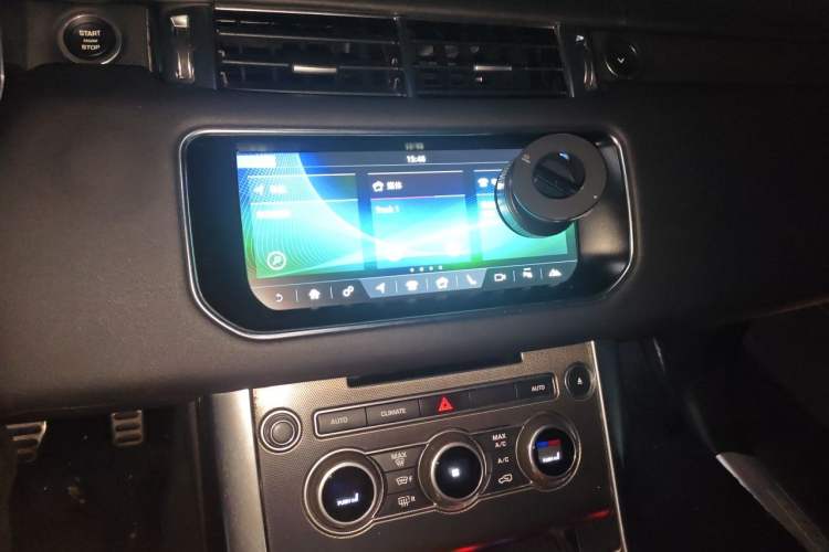 Used Land Rover Range Sport 2017 3.0 SC V6 HSE DYNAMIC Audio And AC Panel