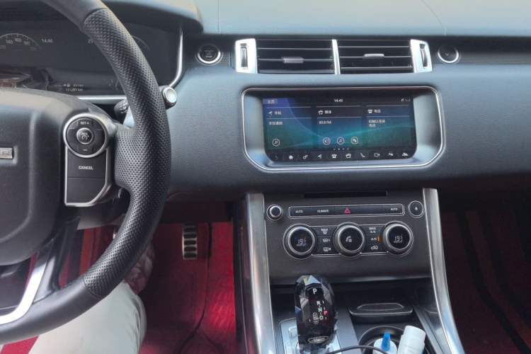 Used Land Rover Range Sport 2017 3.0 SC V6 HSE DYNAMIC Audio And AC Panel