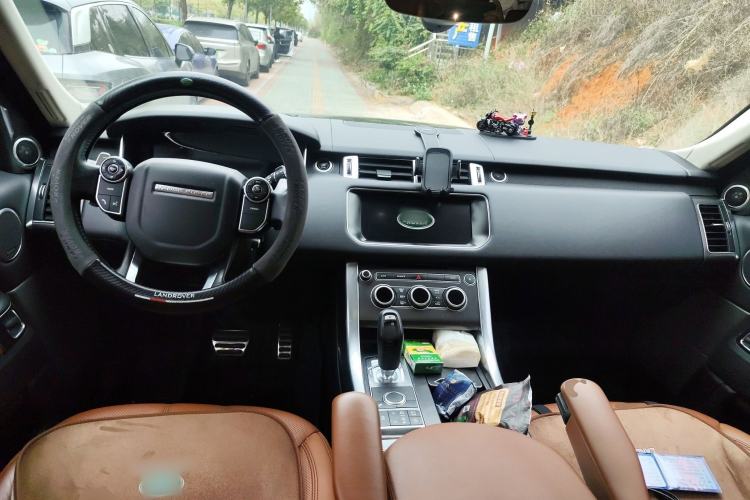 Used Land Rover Range Sport 2017 3.0 SC V6 HSE DYNAMIC Center Console