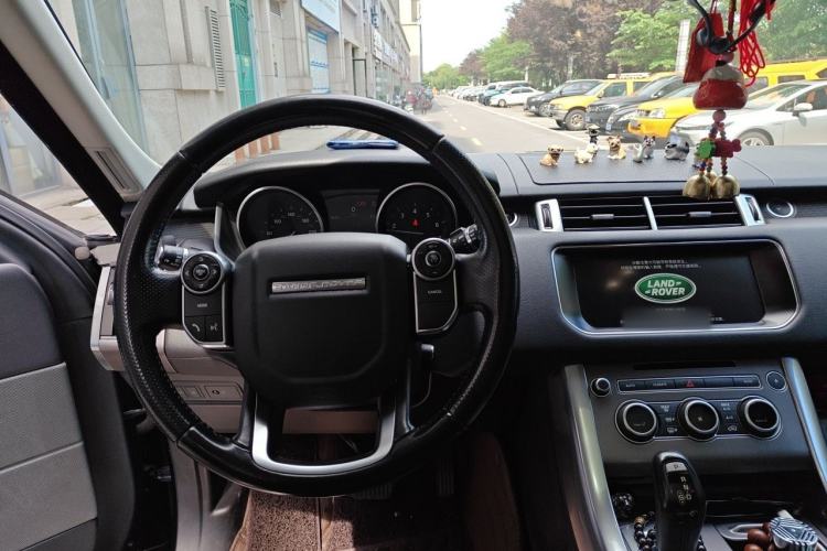 Used Land Rover Range Sport 2017 3.0 SC V6 HSE Center Console