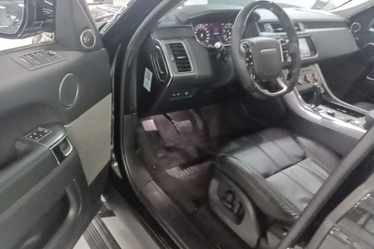 Used Land Rover Range Sport 2017 3.0 SC V6 SE Driver Seat