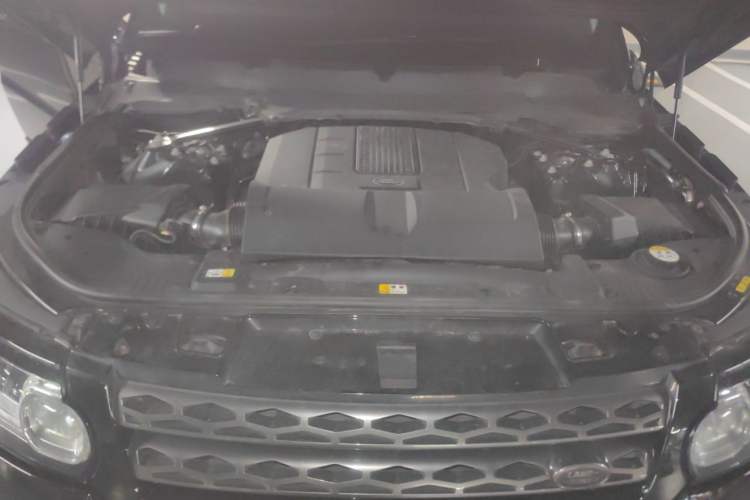 Used Land Rover Range Sport 2017 3.0 SC V6 SE Engine Bay