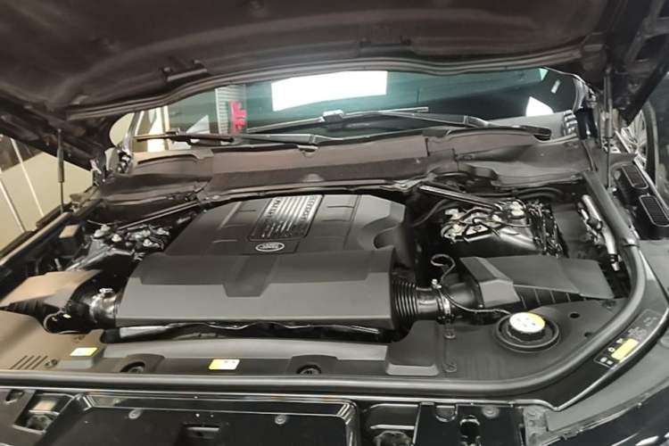 Used Land Rover Range Sport 2017 3.0 SC V6 HSE DYNAMIC Engine Bay