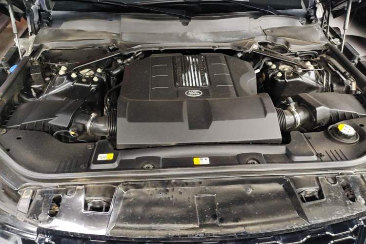 Used Land Rover Range Sport 2017 3.0 SC V6 HSE DYNAMIC Engine Bay