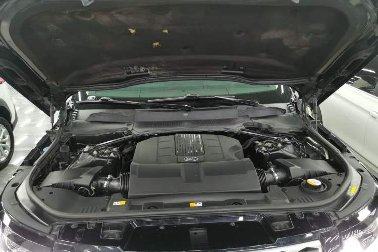Used Land Rover Range Sport 2017 3.0 SC V6 HSE Engine Bay
