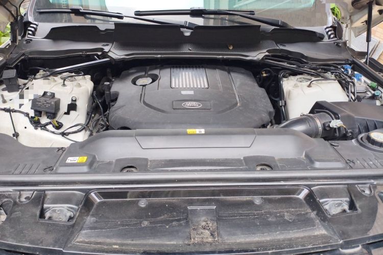 Used Land Rover Range Sport  Engine Bay