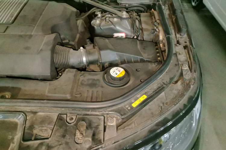 Used Land Rover Range Sport  Engine Bay Left