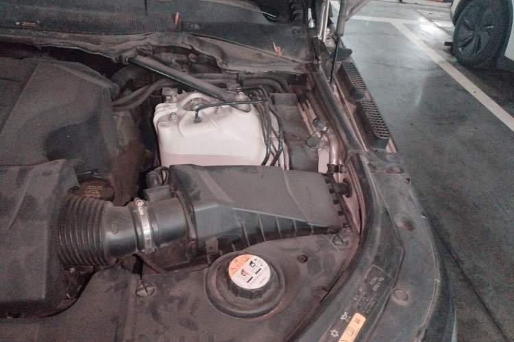 Used Land Rover Range Sport 2017 3.0 SC V6 HSE Engine Bay Left