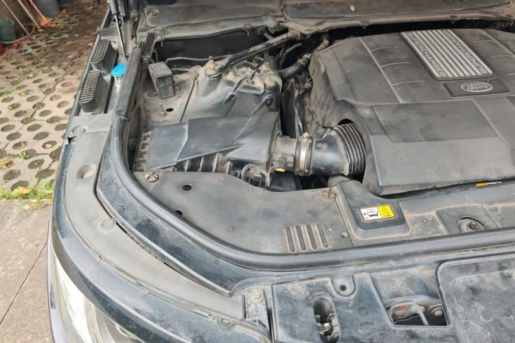 Used Land Rover Range Sport 2017 3.0 SC V6 HSE DYNAMIC Engine Bay Right