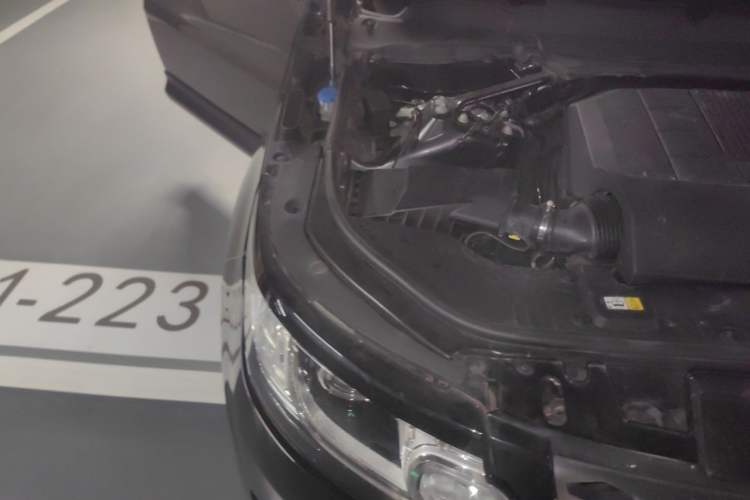 Used Land Rover Range Sport 2017 3.0 SC V6 SE Engine Bay Right