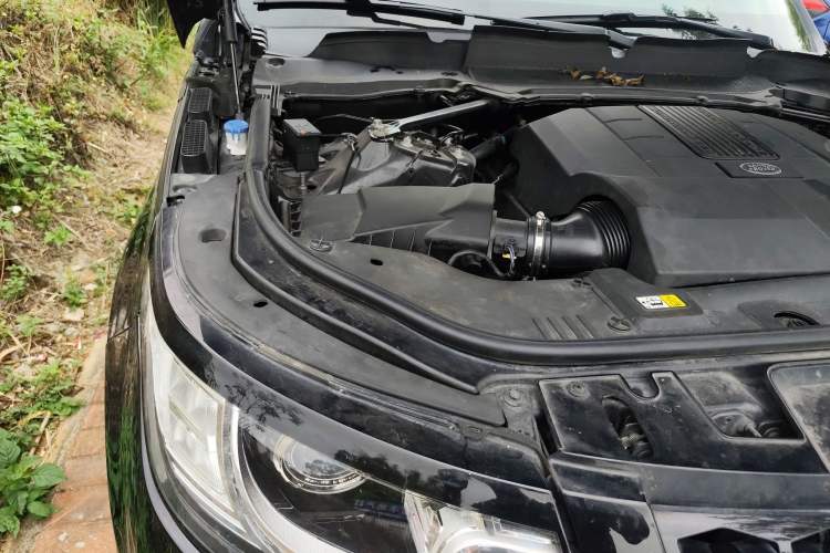 Used Land Rover Range Sport 2017 3.0 SC V6 HSE DYNAMIC Engine Bay Right