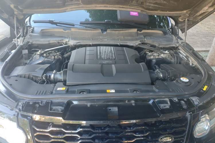 Used Land Rover Range Sport 2017 3.0 SC V6 SE Engine Bay