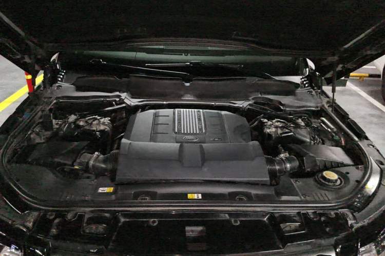 Used Land Rover Range Sport  Engine Bay