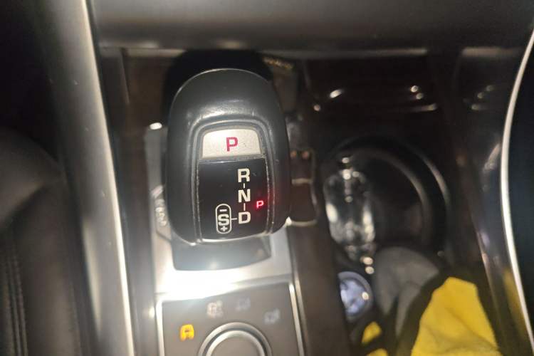 Used Land Rover Range Sport 2017 3.0 SC V6 SE Gear Lever