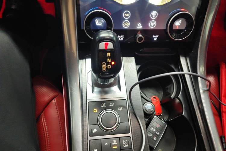 Used Land Rover Range Sport 2017 3.0 SC V6 HSE DYNAMIC Gear Lever