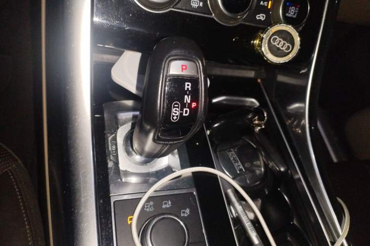 Used Land Rover Range Sport 2017 3.0 SC V6 HSE Gear Lever