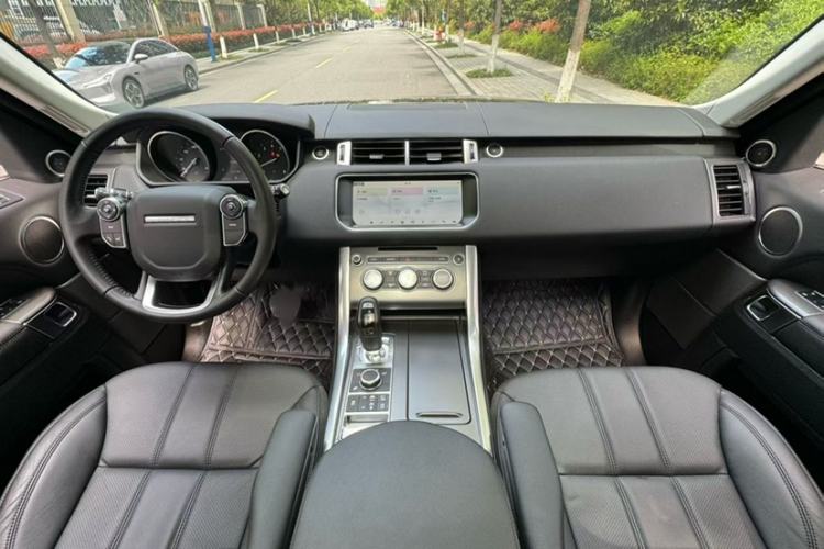 Used Land Rover Range Sport 2017 3.0 SC V6 SE Interior 1