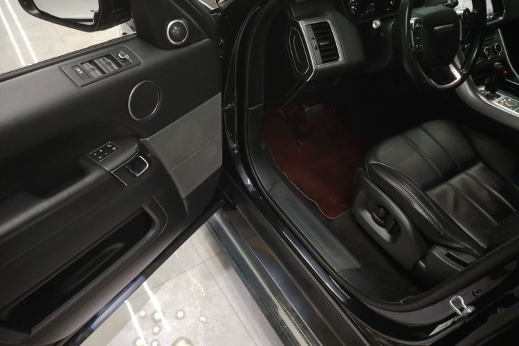 Used Land Rover Range Sport 2017 3.0 SC V6 SE Interior 1