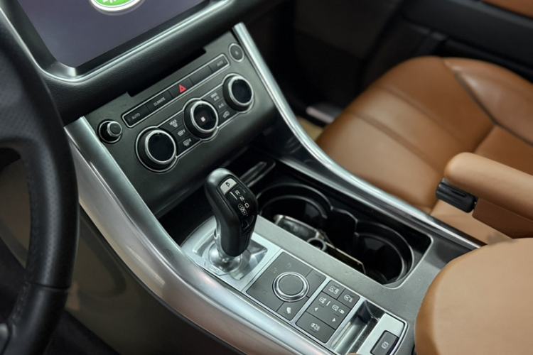 Used Land Rover Range Sport 2017 3.0 SC V6 HSE DYNAMIC Interior 2